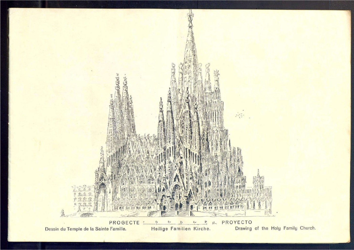 Dibujo antiguo en blanco y negro del proyecto completo del templo de la Sagrada Família, rotulado 'Proyecto' en varios idiomas.