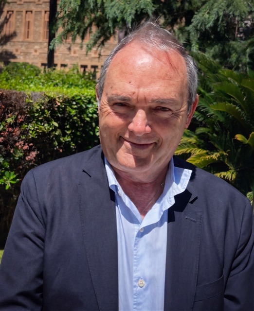 José Manuel Almuzara — In a modernist garden