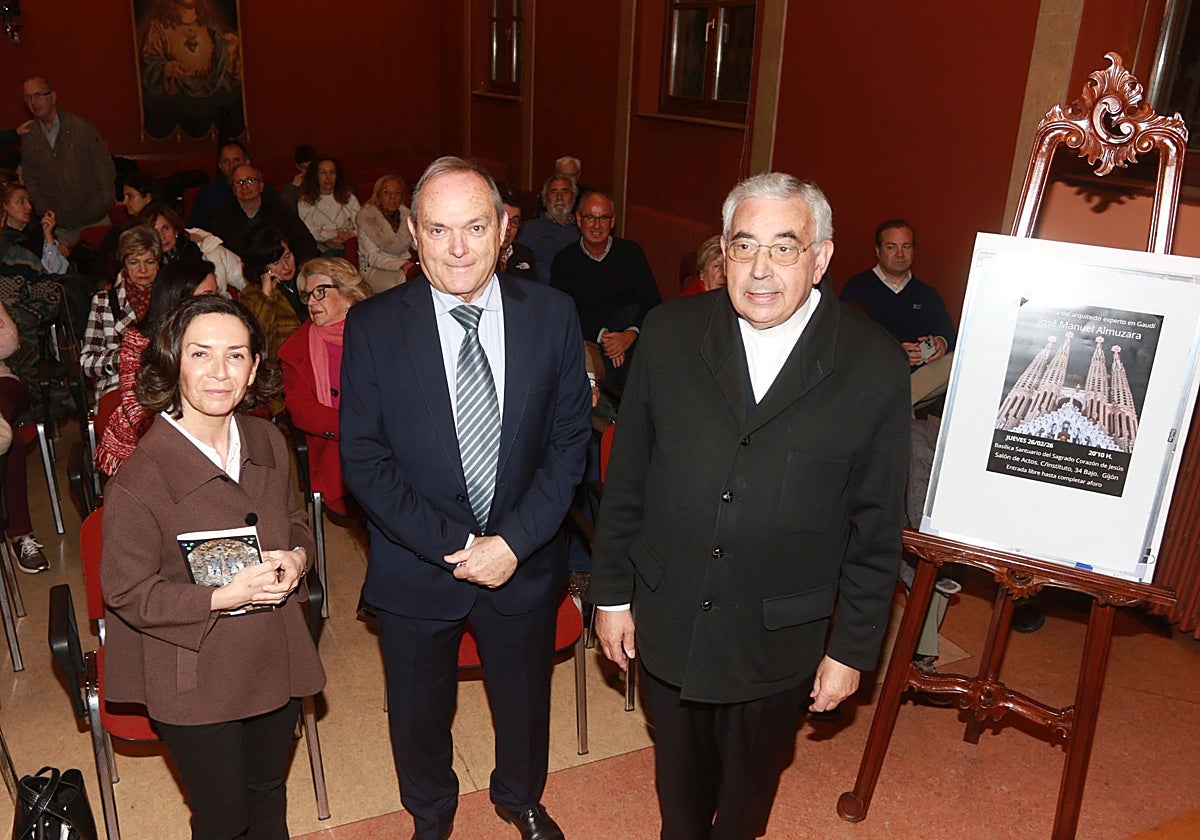 José Manuel Almuzara desgrana a Gijón la figura de Gaudí més enllà de la seva obra